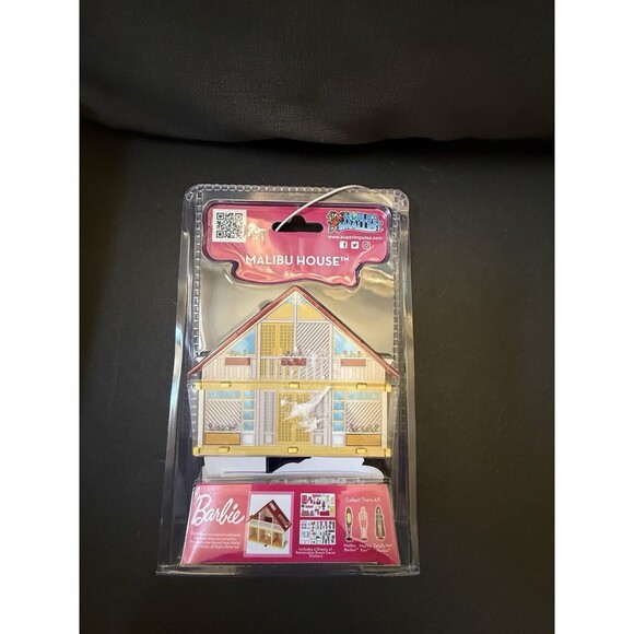 WORLD'S SMALLEST MALIBU BARBIE DREAM HOUSE WITH ROOM DECOR STICKERS - NEW - Picture 4 of 14